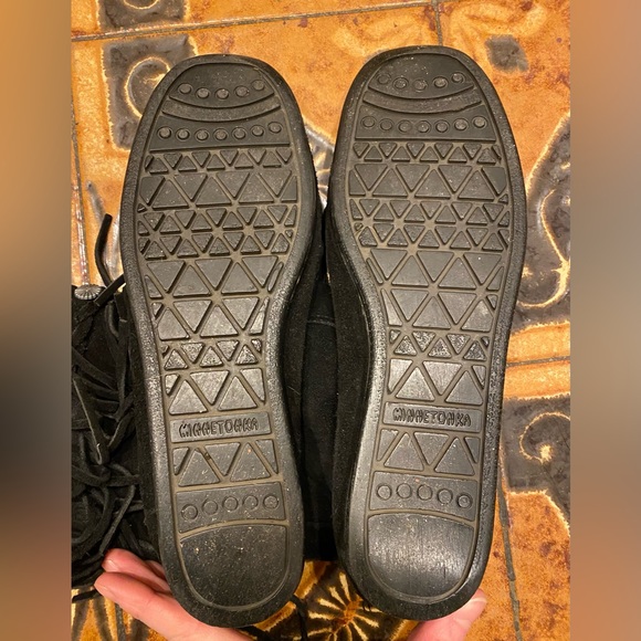 Minnetonka High Top Back Zip Boot - Picture 6 of 9